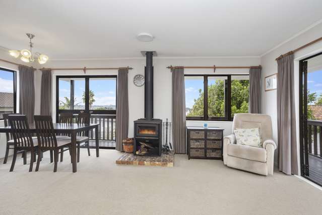 1/108 Bradbury Road Botany Downs_3