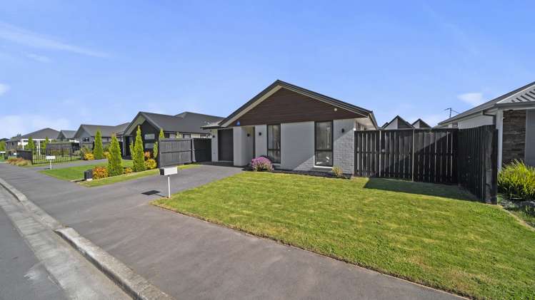 32 Robert Duncan Road Belfast_18