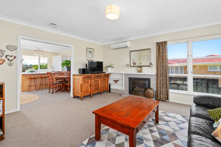 17 Scott Avenue Hamilton East_5