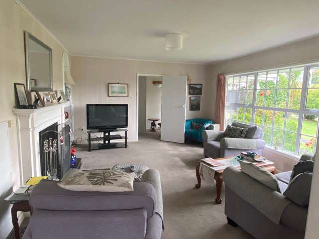 3 Meadway Sunnyhills_3