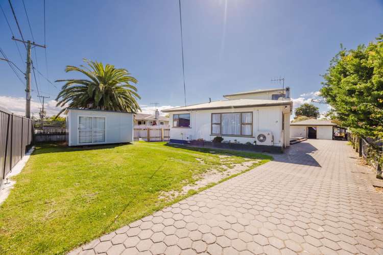 13 Harold Holt Avenue Onekawa_2