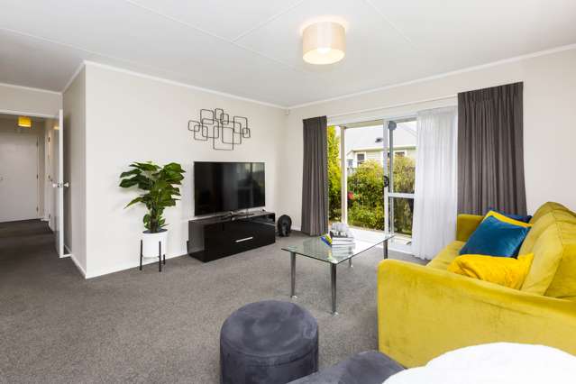 2/22 Barton Grove Naenae_3