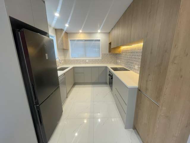 Stylish and comfortable! 3 bed 2 bath | Ireland Rd
