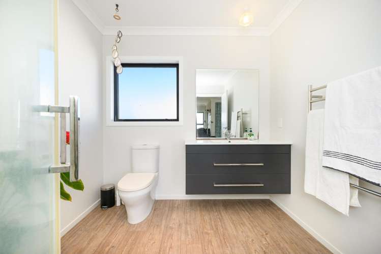 17 Marine Parade Foxton Beach_21