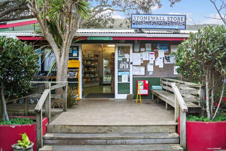 6 Iona Road Great Barrier Island_20
