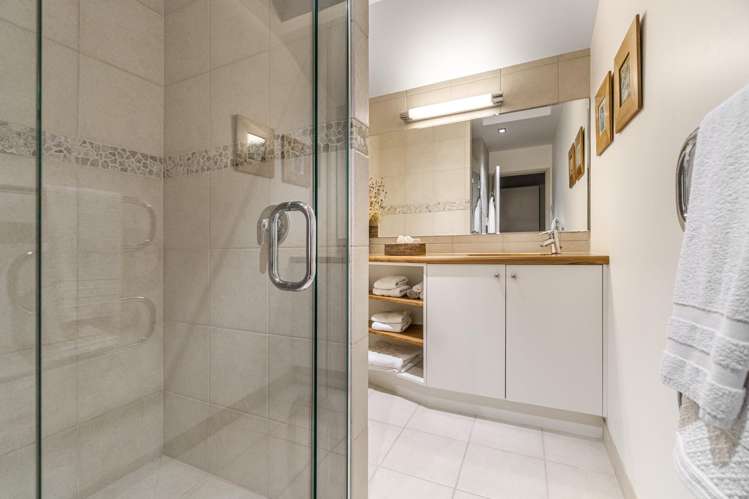 2 Puriri Place Sandspit_18