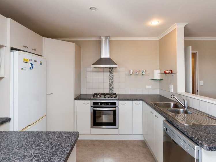 176 Pacific Drive Fitzherbert_19