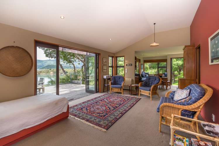 6528 Christchurch Akaroa Road Takamatua_15