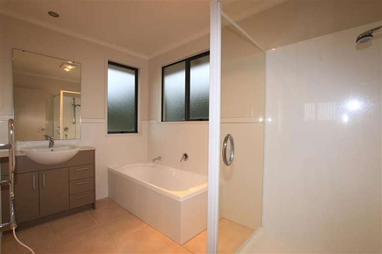 50 Greenbough Lane Greenhithe_6