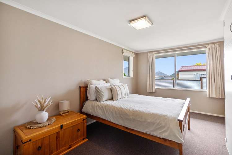4 Oak Place Gleniti_12