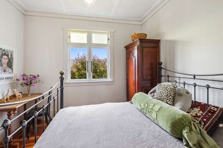 44 Robertson Street Glenholme_11