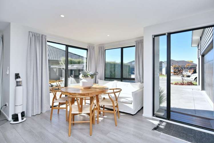 10 Jury Lane Woodend_16