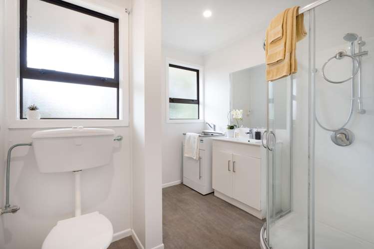 25 Waihemo Street Waitangirua_12