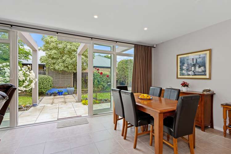 52 Broomfield Terrace Burwood_6