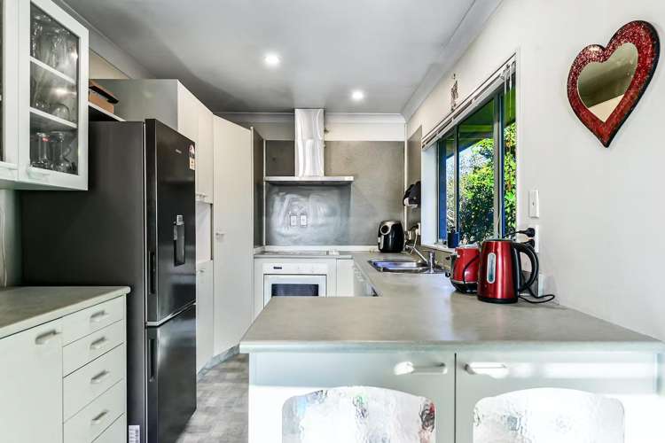 1B Saxbys Road Glenview_1