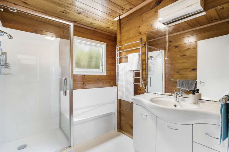 45 Beechdale Crescent Pakuranga Heights_10