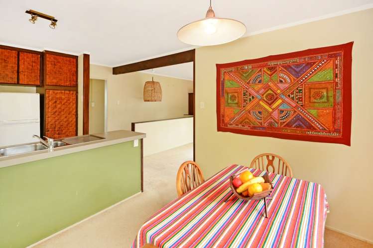 2 Onedin Place Titirangi_10