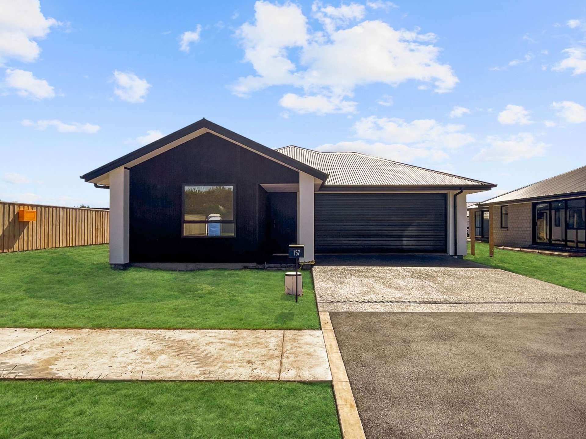 157 Faringdon Boulevard Rolleston_0