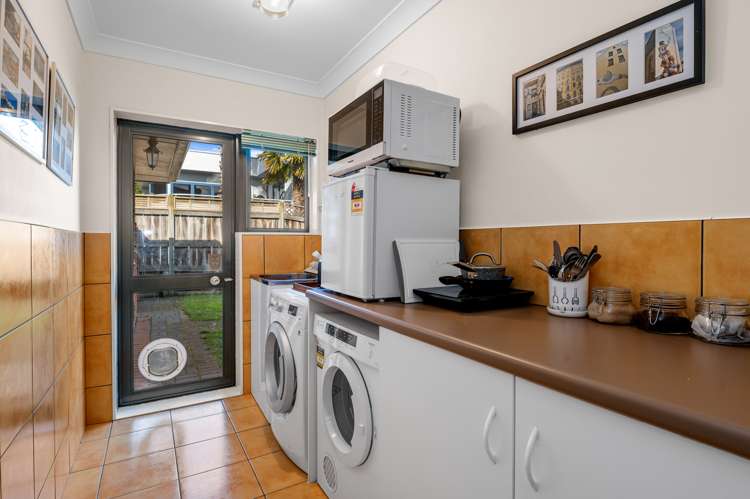 99 Basley Road Owhata_13