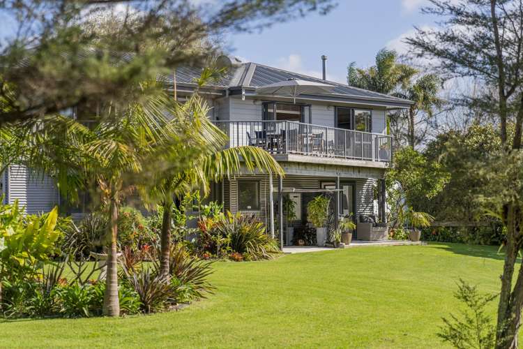 102 South Highway East Whitianga_8