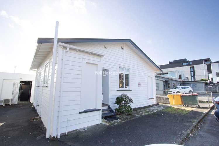A/128 Kitchener Road_0