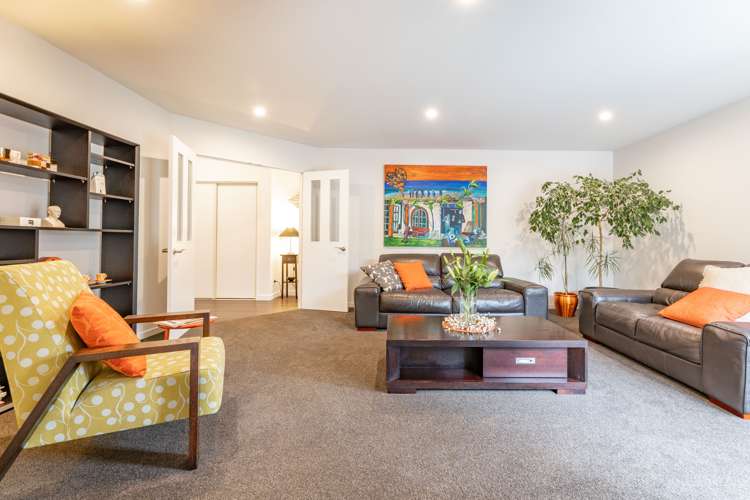 7 Higham Lane Harewood_11