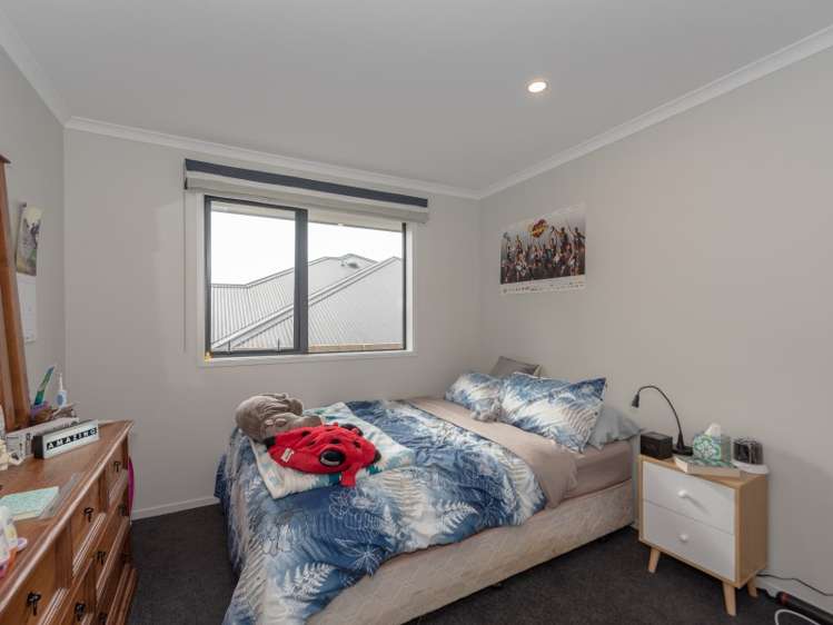 8 Ella Place Grandview Heights_9