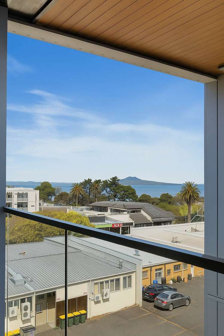 410/4 Bute Road Browns Bay_16