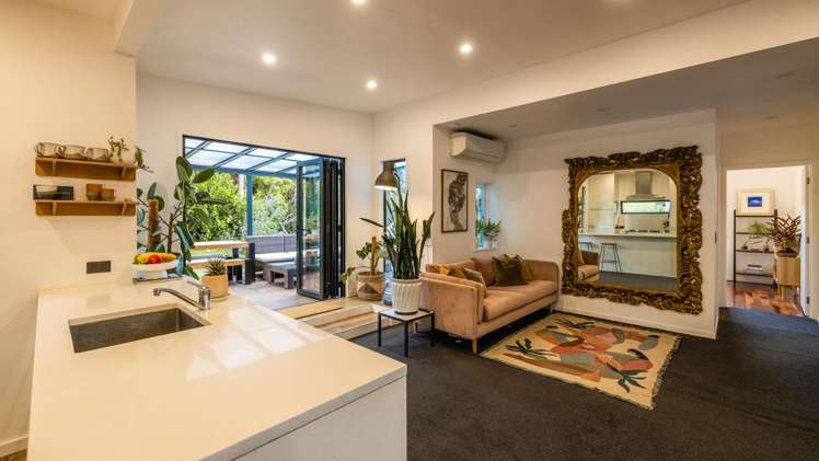 36 Ocean Road Surfdale_21