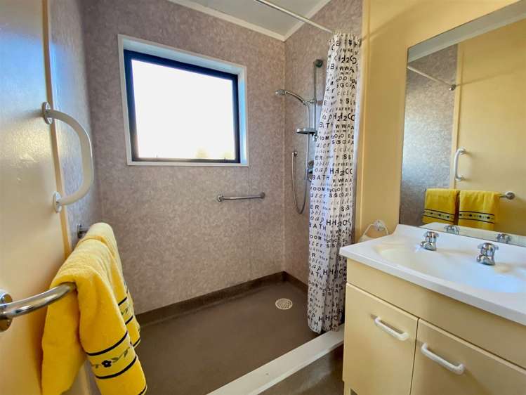 17 Crossleigh Crescent Balclutha_12