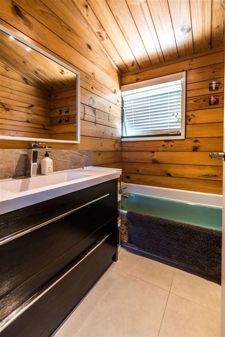 6 Bluewater Place Wattle Downs_5