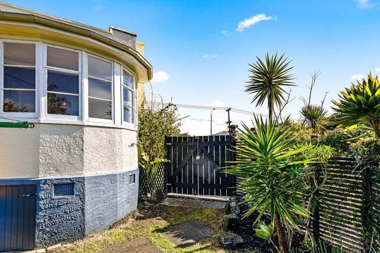 253 Lake Road Belmont_18