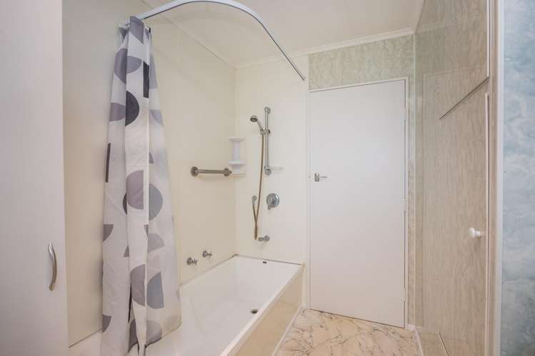 9 Chrystal Street Foxton Beach_25