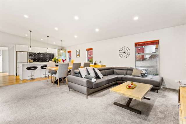 2/72 Spinella Drive Bayview_2