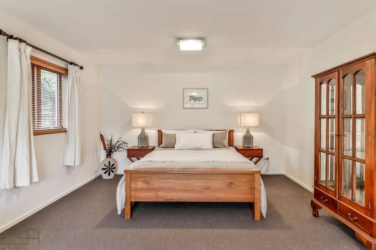 184 Laingholm Drive Titirangi_16