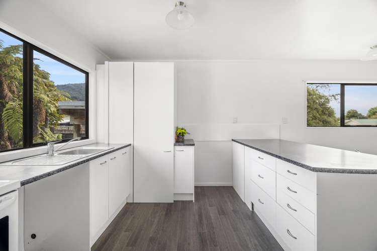 18a Grayson Avenue Mangakakahi_5