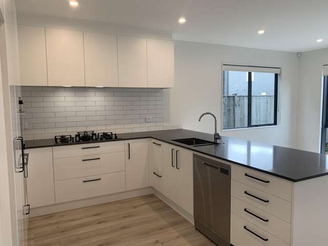 10 PORT WAY "PARK GREEN" Rosehill_2