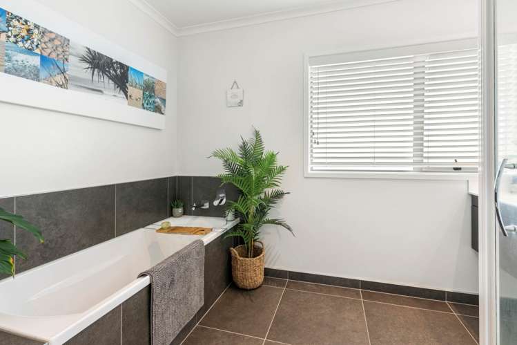 4 Te Oneroa Way Long Bay_22