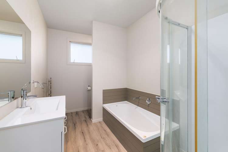 248 Breezes Road Aranui_13