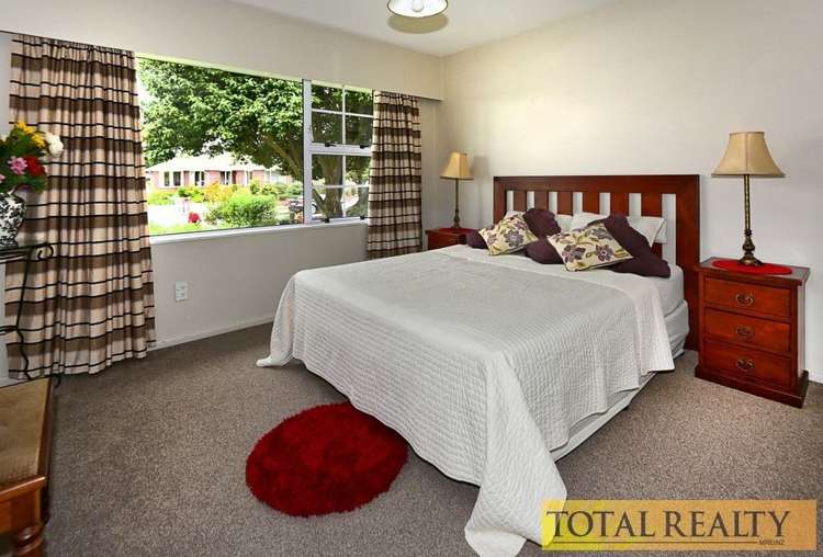 8 Dunstan Crescent Hornby_12