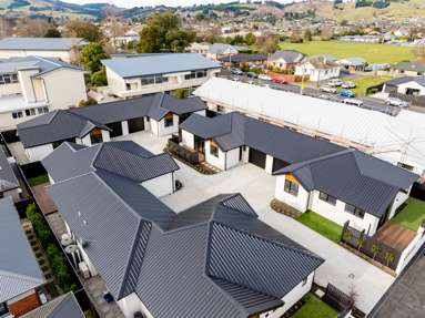 2-6 Armson Close_1