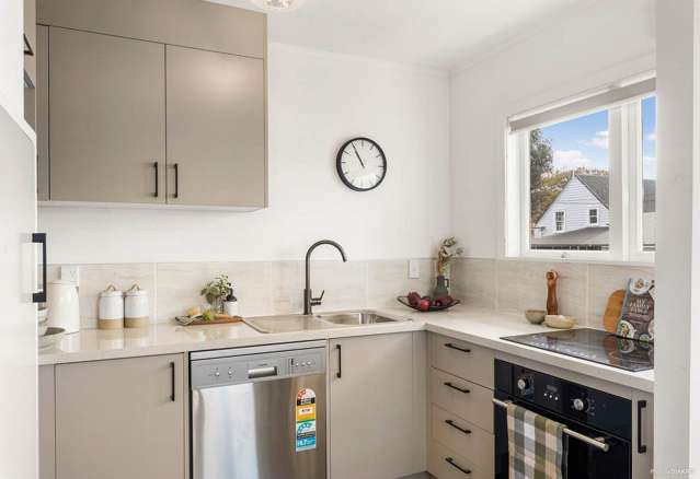 2/49 Western Springs Road Morningside_3