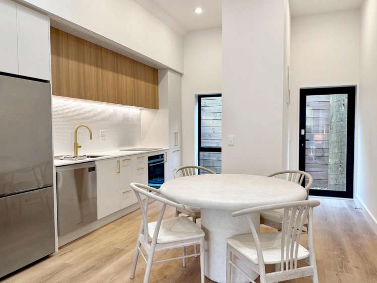 6 Chisholm Crescent_1