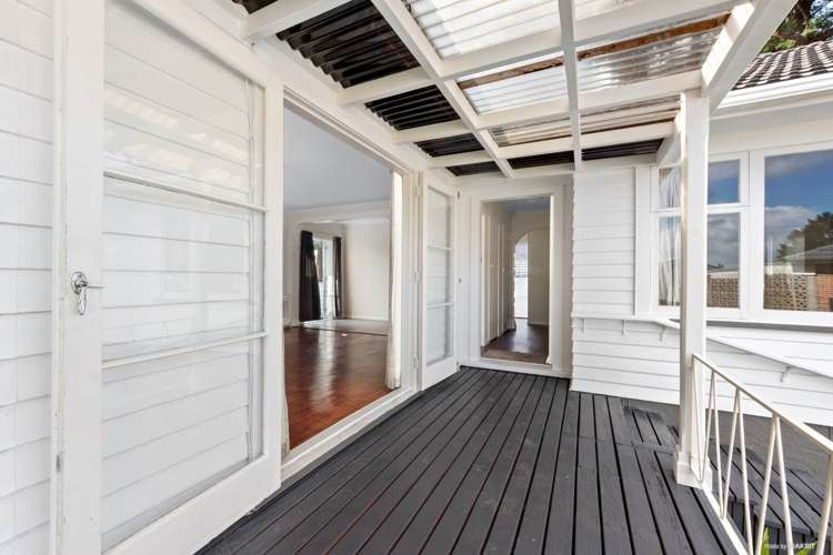 72 Cobham Crescent Kelston_16