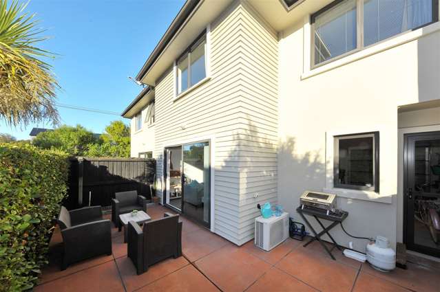 2/63 Brockworth Place Riccarton_1