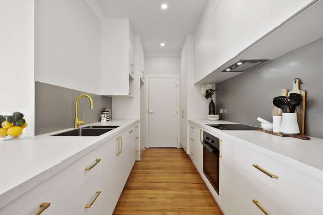 471 Mandeno Street 11385_1