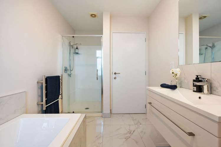 1 Watermill Lane Silverdale_15