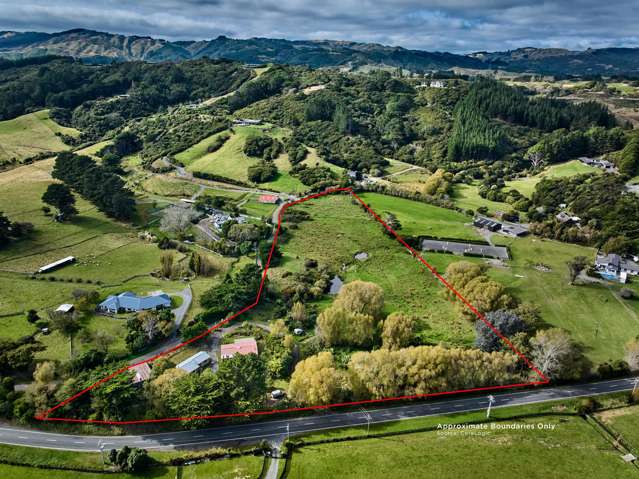 UNIQUE OFFERING, HANDY TO VILLAGE - 2.91 ha