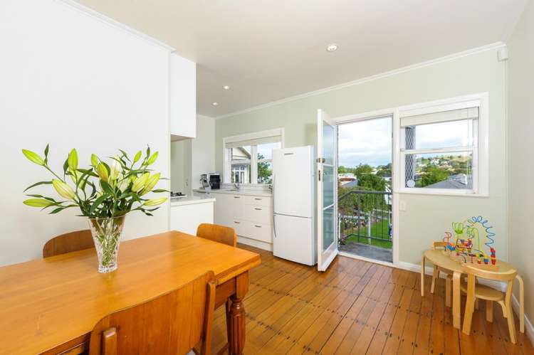 2/31 Clonbern Road Remuera_4