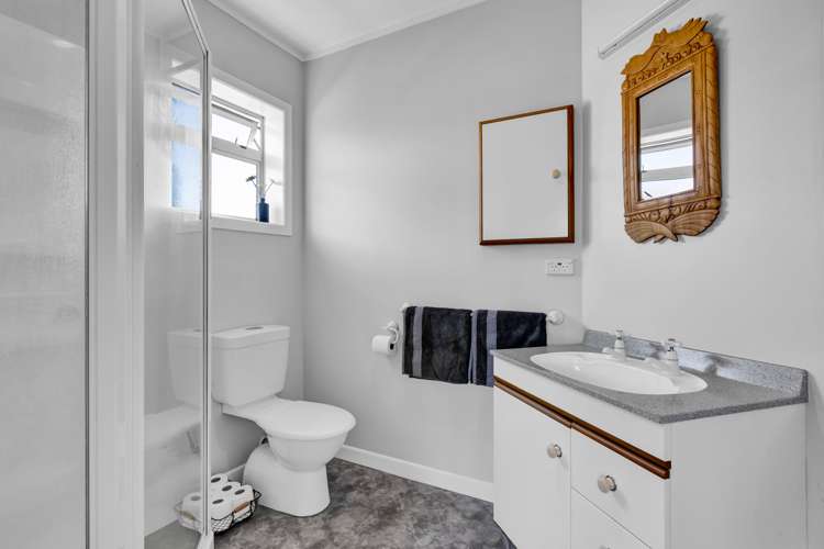 10 York Crescent Westown_9